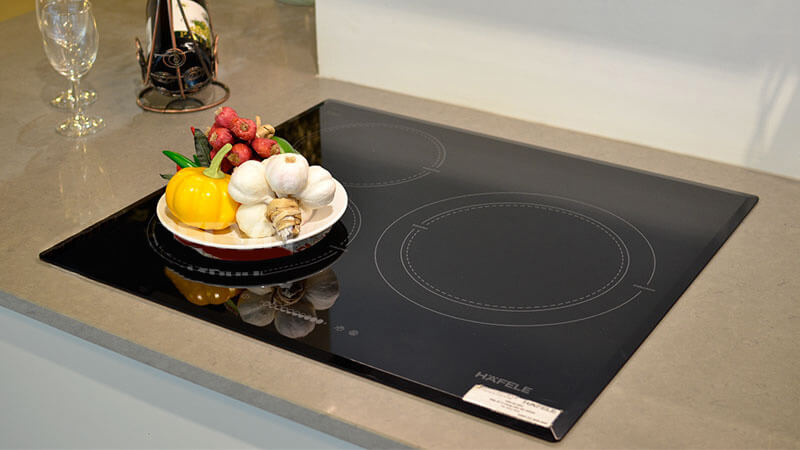 so sanh bep tu bosch va hafele 1