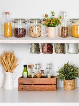 Các ý tưởng lưu trữ đồ đạc trong nhà bếp 4 bao quan gia vi va dung cu sang tao